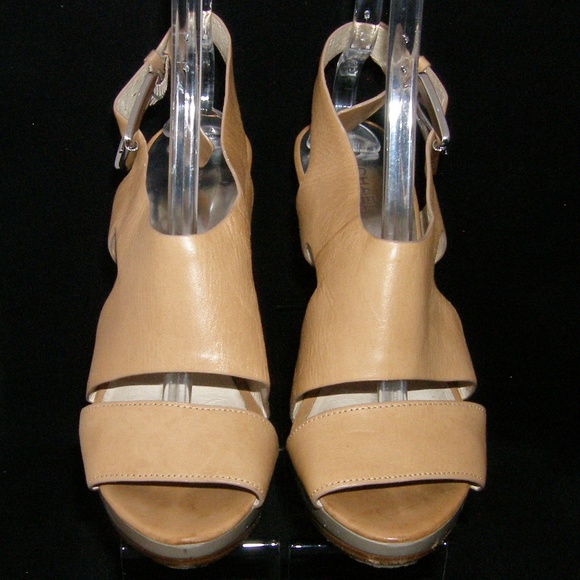 Michael Kors Carla beige leather platform heel 11M - Picture 8 of 8